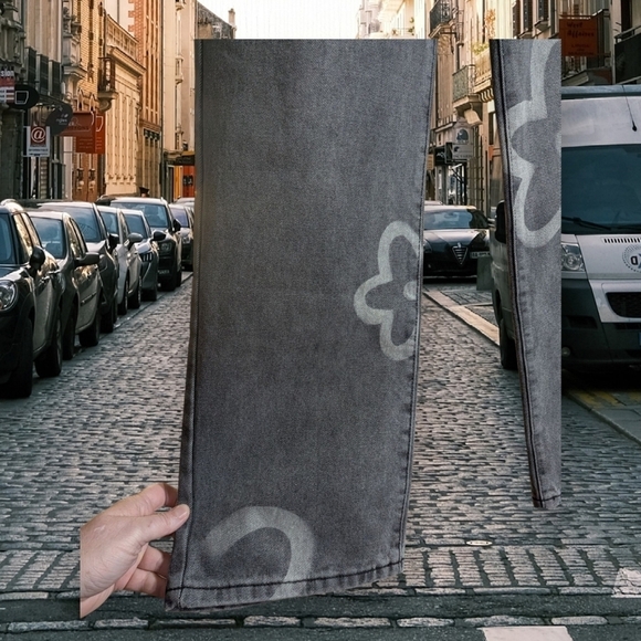 NWT Adika Floral Patterned Gray wash Jeans Size Small - Picture 3 of 7